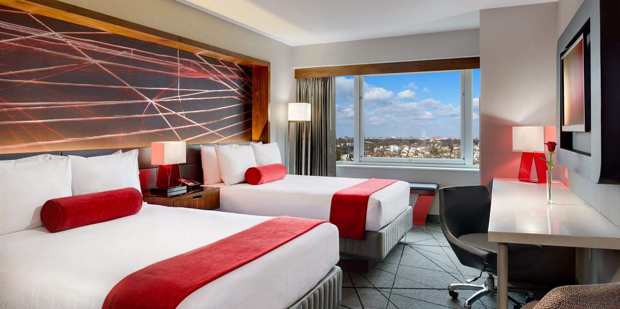 Crowne Plaza Deluxe Double Queen Bedroom