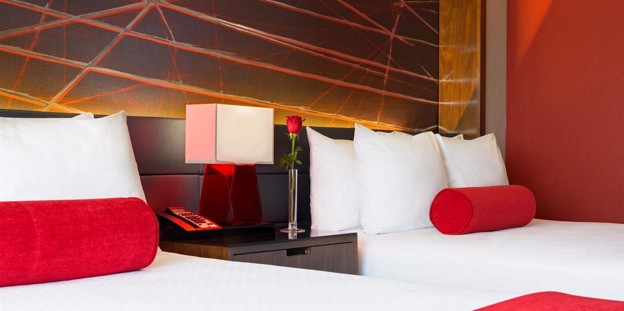 Crowne Plaza Deluxe Double Queen Bedroom