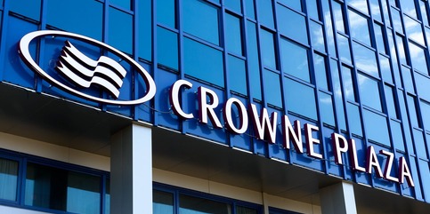 Crowne Plaza JFK Exterior